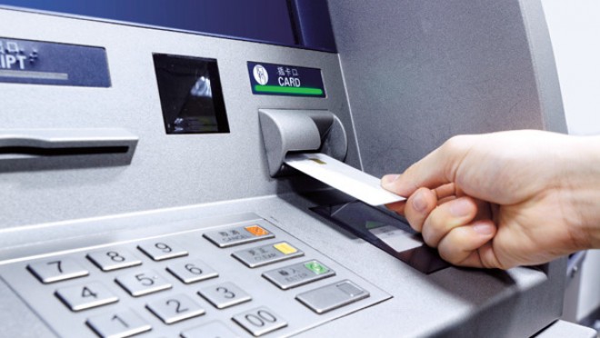Bankkártyások figyelem! Így vegyetek fel készpénzt az ATM-ből!